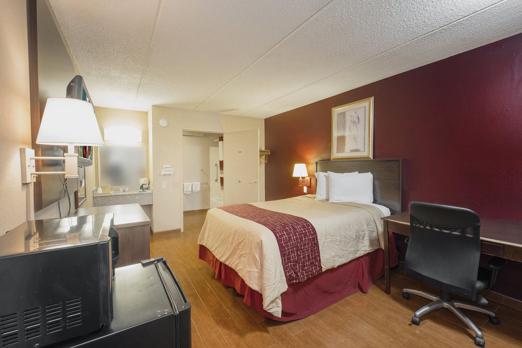 Red Roof Inn Jackson Downtown - Fairgrounds Экстерьер фото