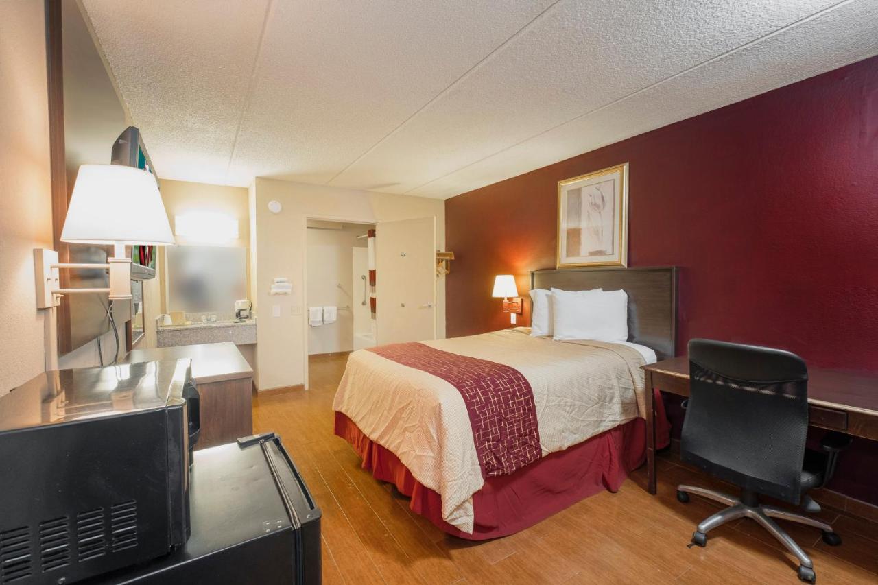 Red Roof Inn Jackson Downtown - Fairgrounds Экстерьер фото